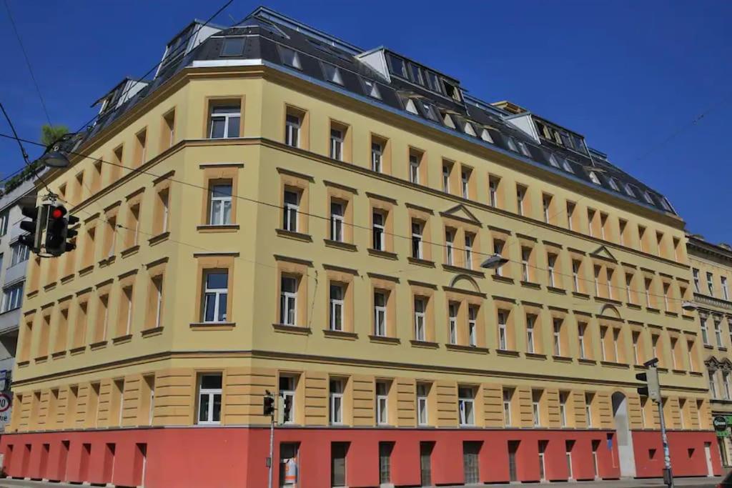Stilvolle Urbane Auszeit L Lf19 Apartment Wina Bagian luar foto